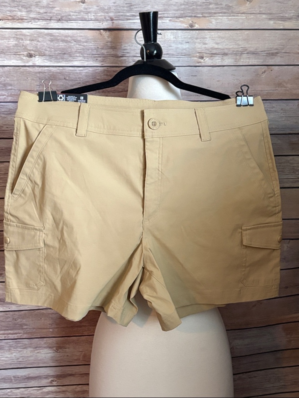 Eddie Bauer Tan Cargo Shorts - Lightweight Utility Style